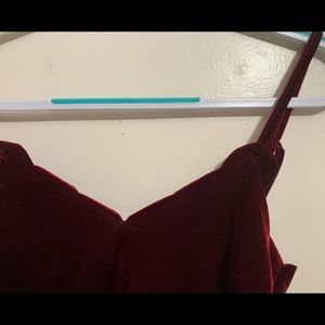 Red velvet crop top v neck